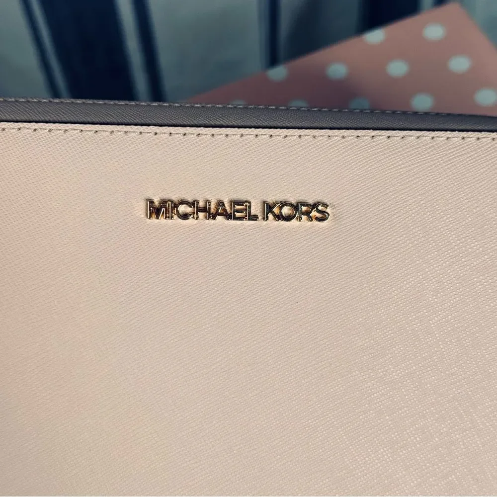 Michael Kors jet set